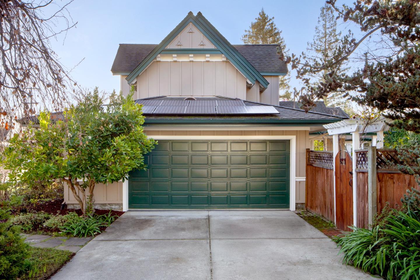 845 Magnolia Street