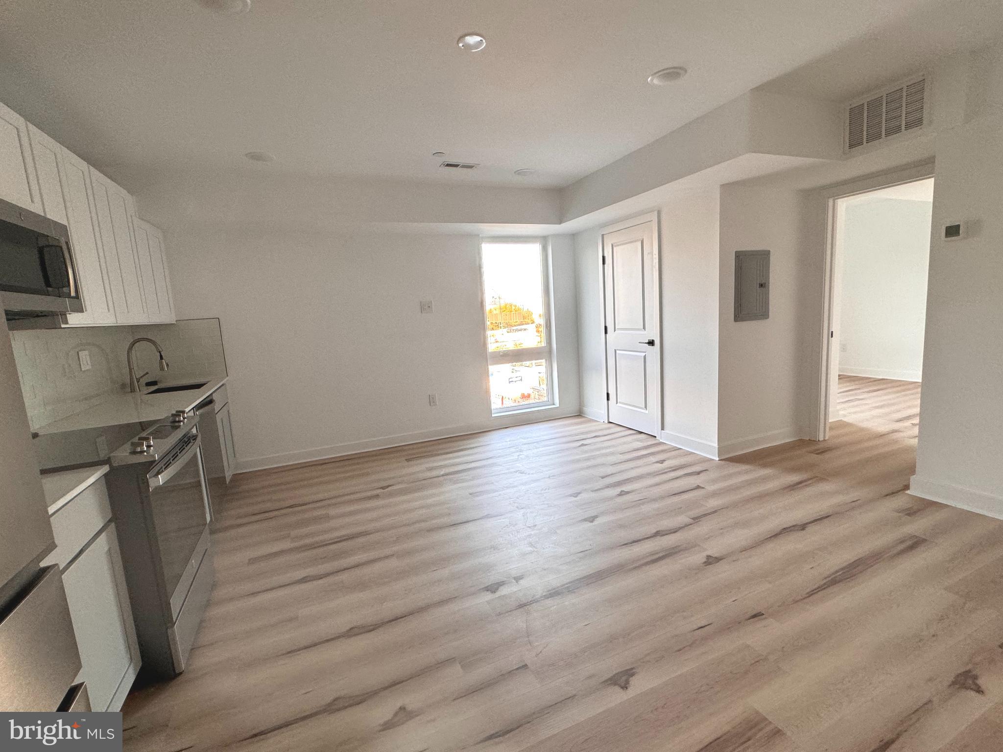 215 N 9th St #201