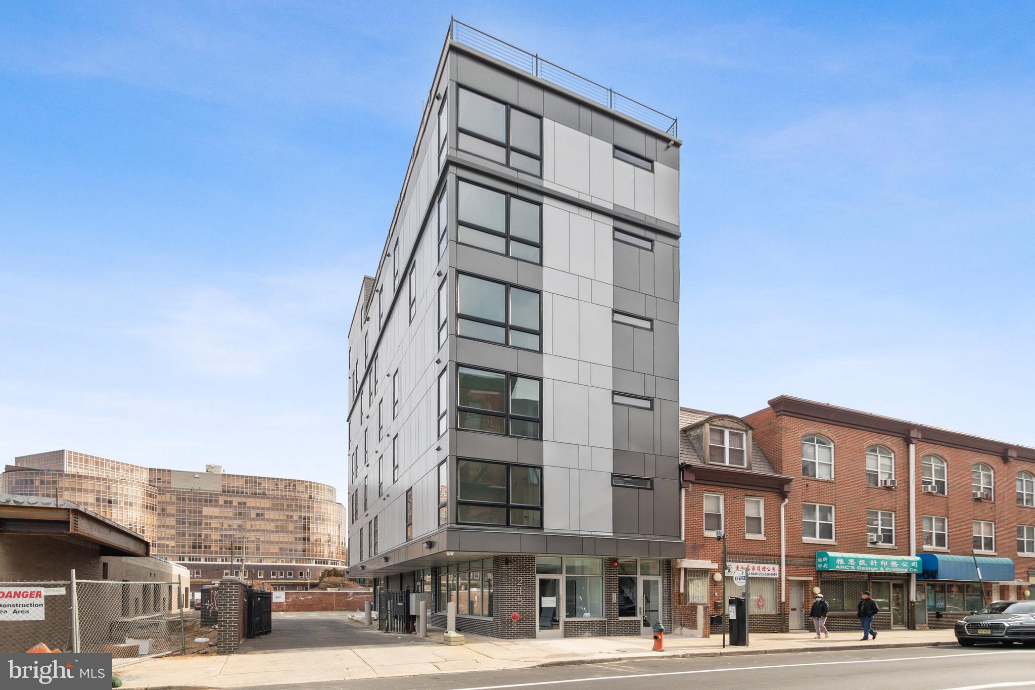 215 N 9th St #201