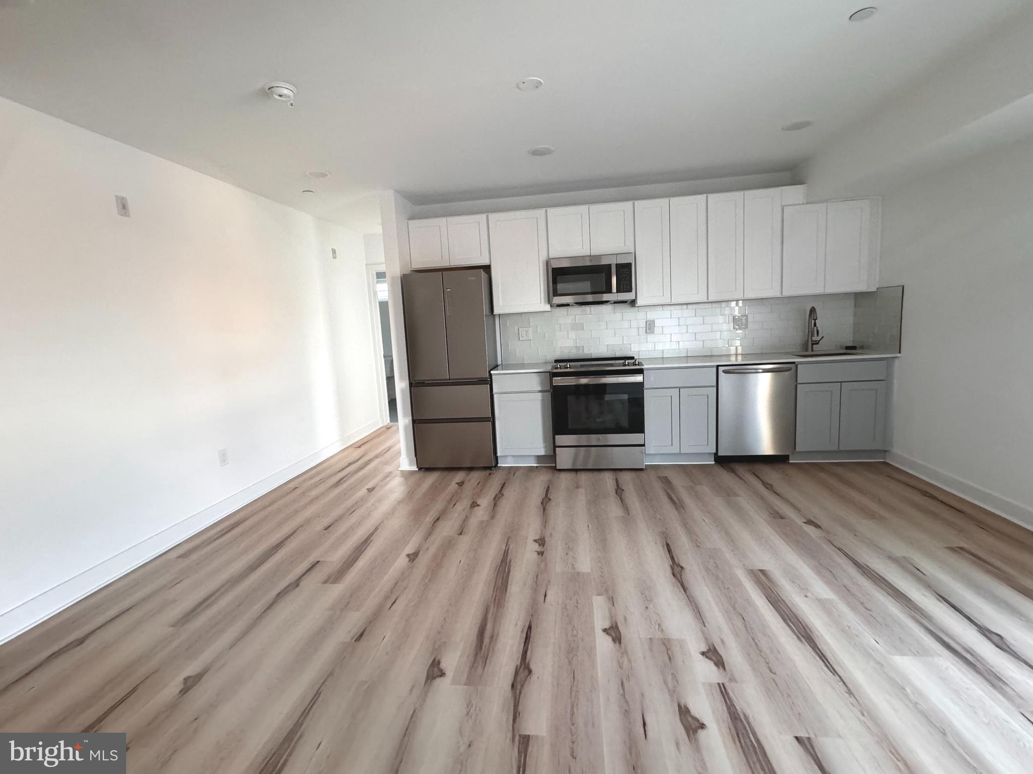 215 N 9th St #201