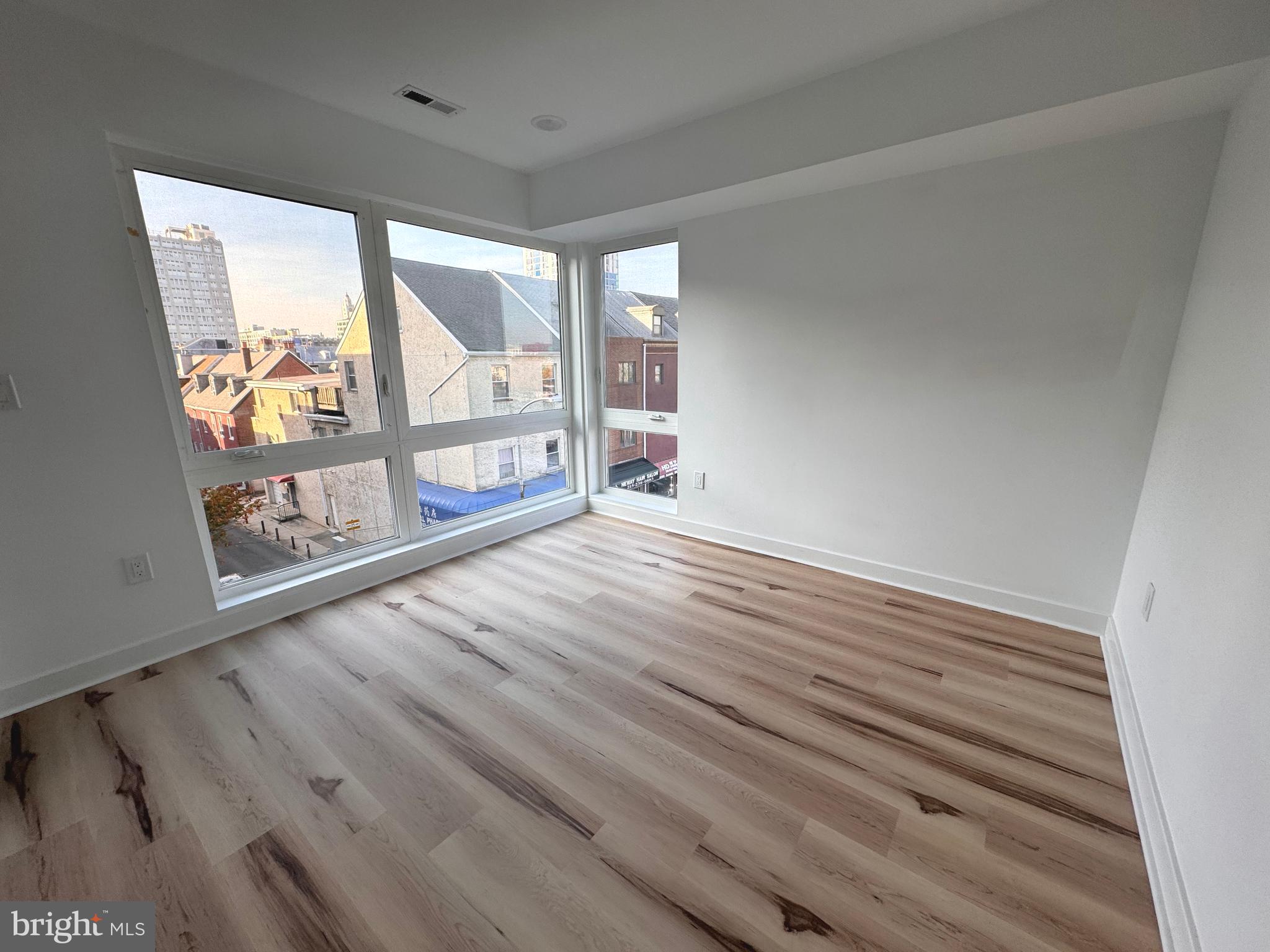 215 N 9th St #201