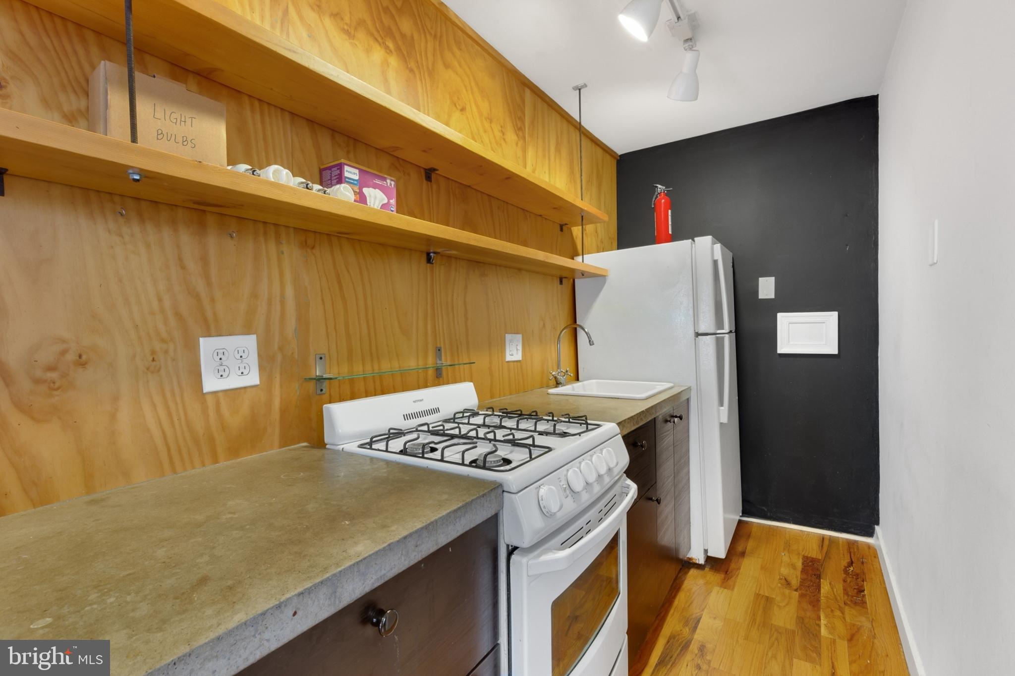 2020 E YORK ST #3F