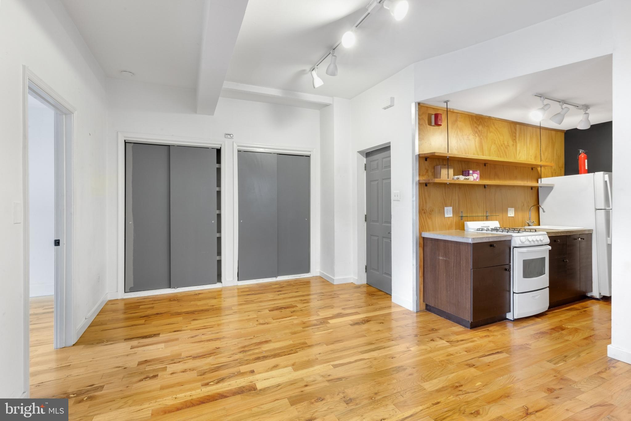 2020 E YORK ST #3F