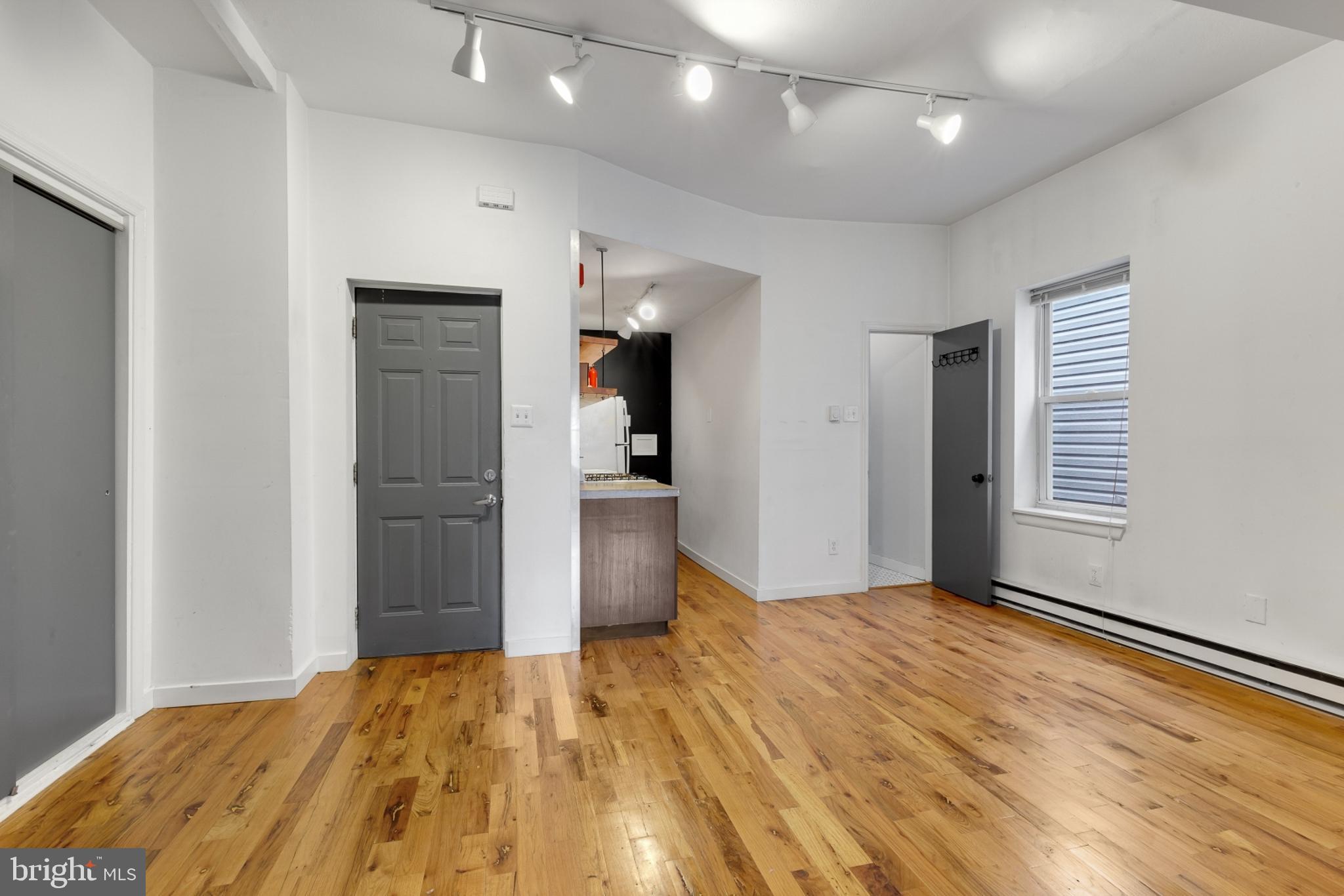 2020 E YORK ST #3F