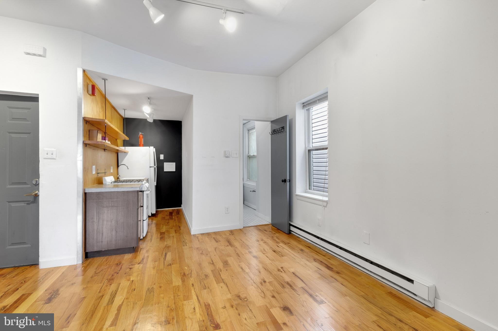 2020 E YORK ST #3F
