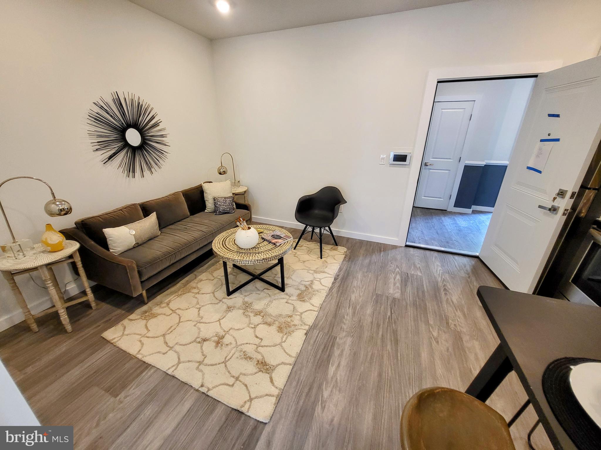 1617-19 RIDGE AVE #H