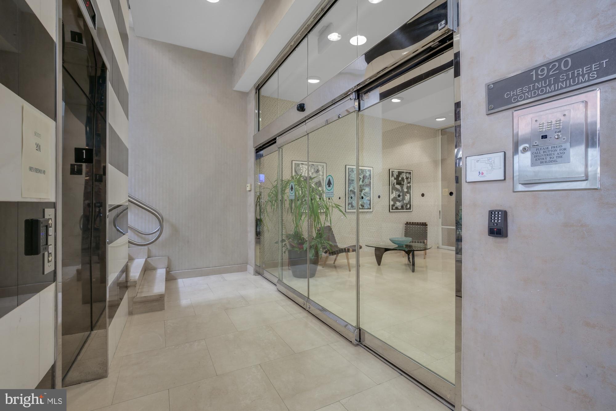 1920 CHESTNUT STREET 5S