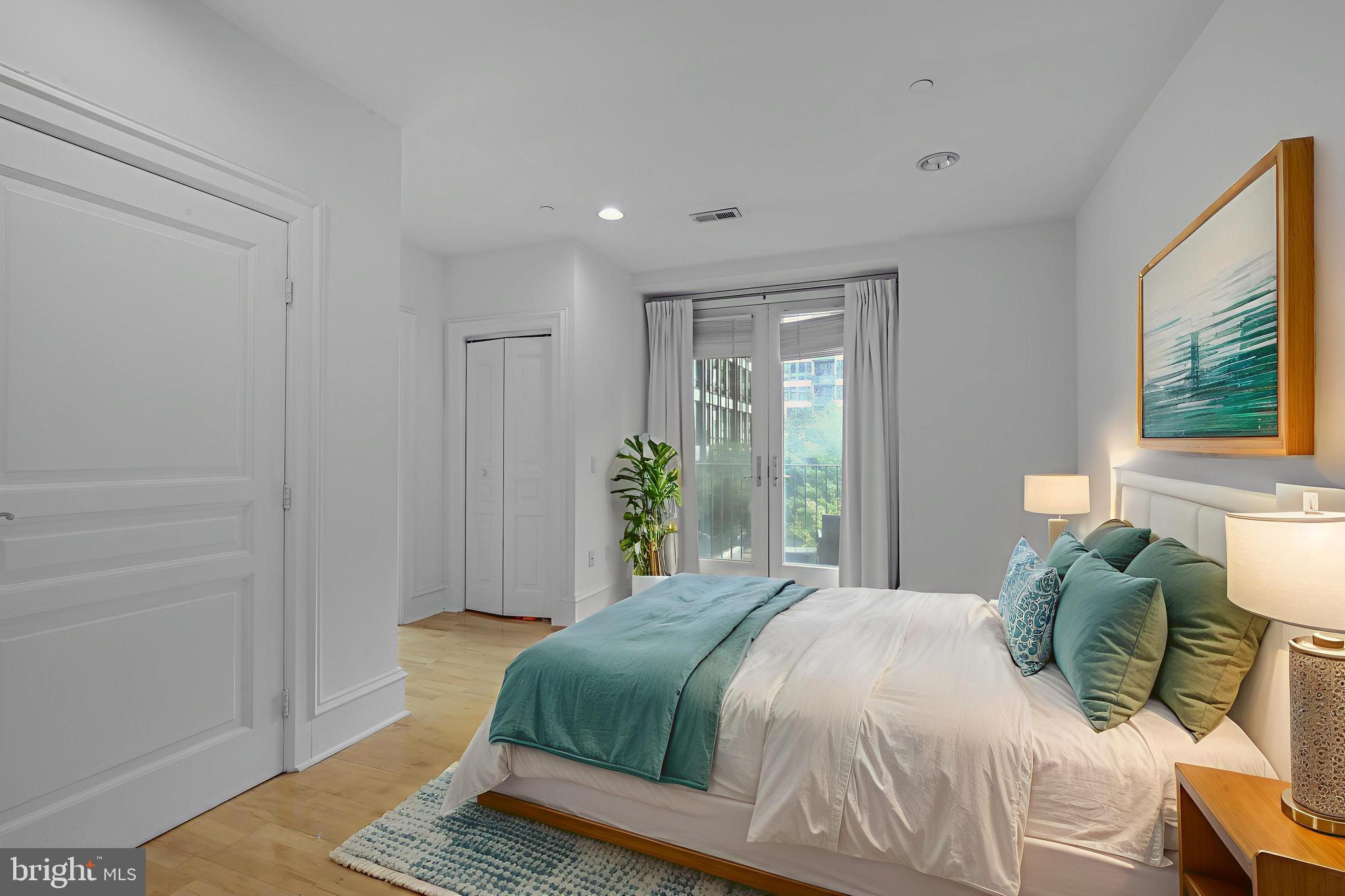 1920 CHESTNUT STREET 5S