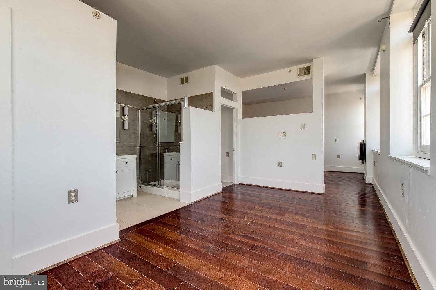 1201-03 S 5TH STREET E