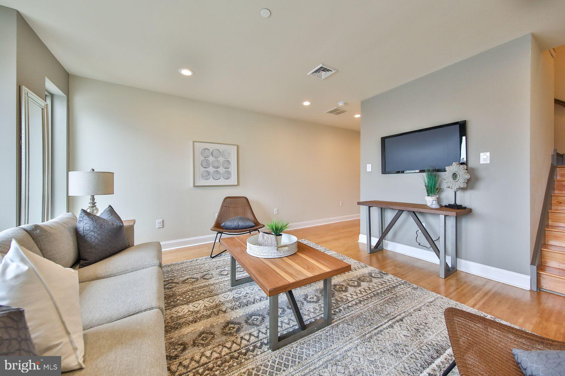 2102 BERGES STREET B