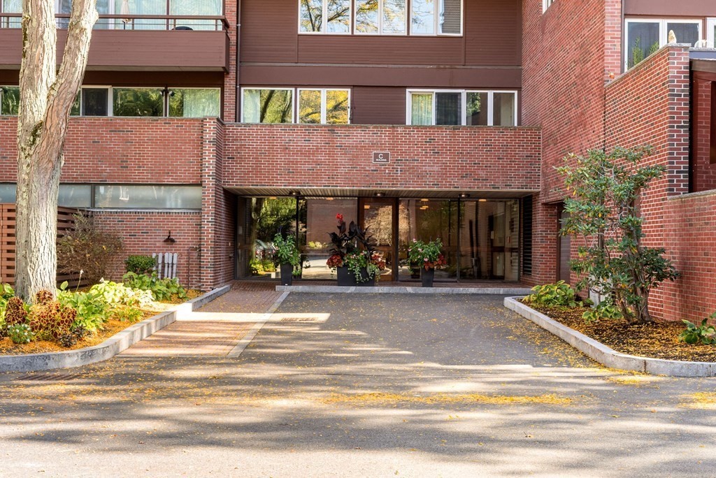 241 Perkins Street # C605