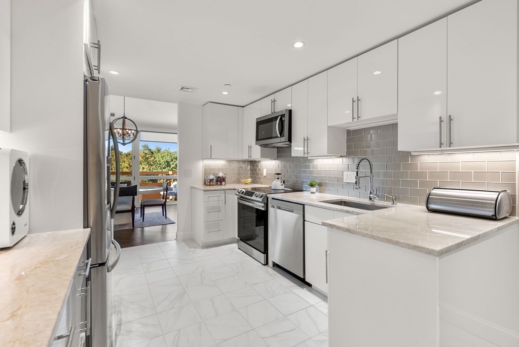 241 Perkins Street # C605