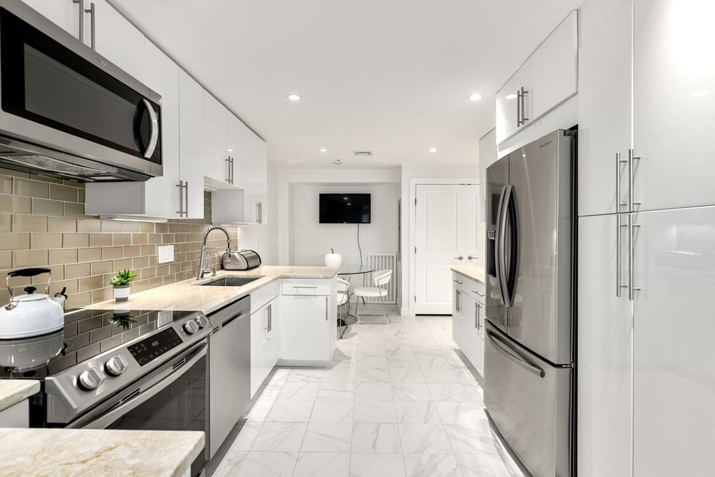 241 Perkins Street # C605