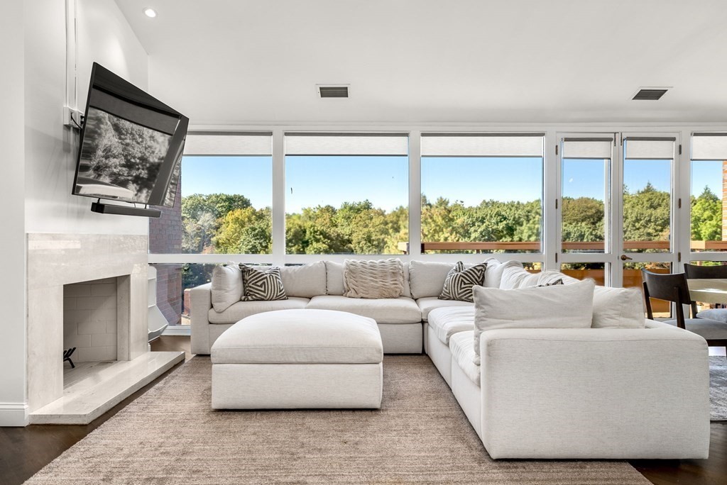 241 Perkins Street # C605