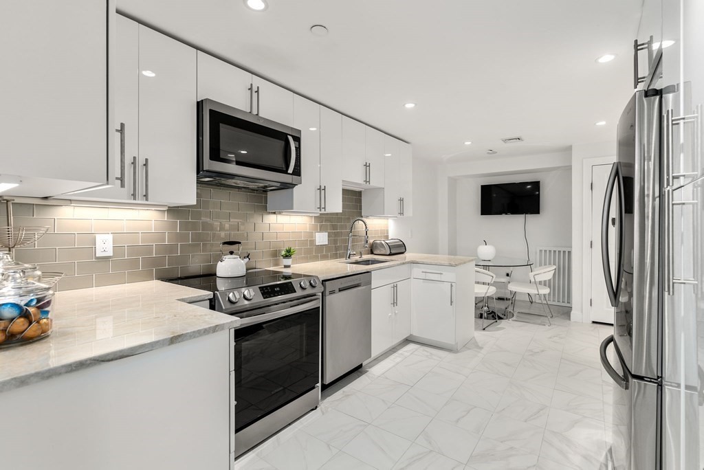 241 Perkins Street # C605