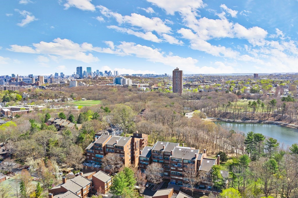 241 Perkins Street # C605