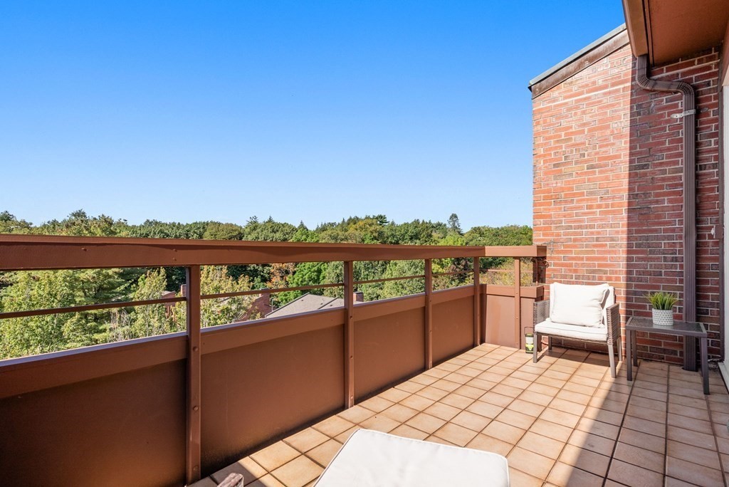 241 Perkins Street # C605