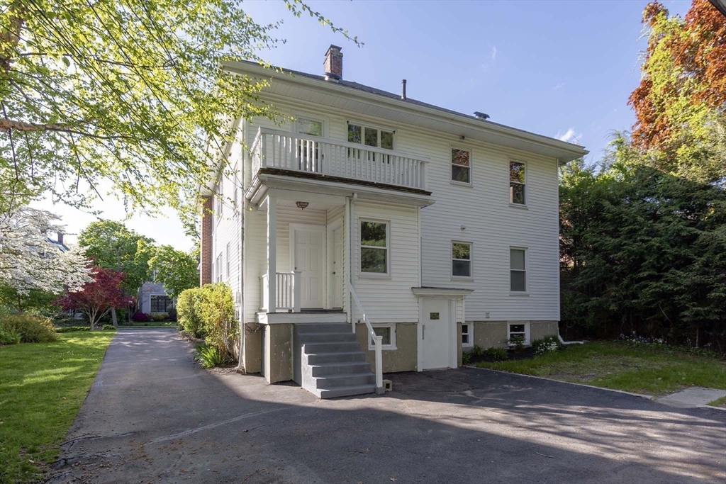246 Lake Ave