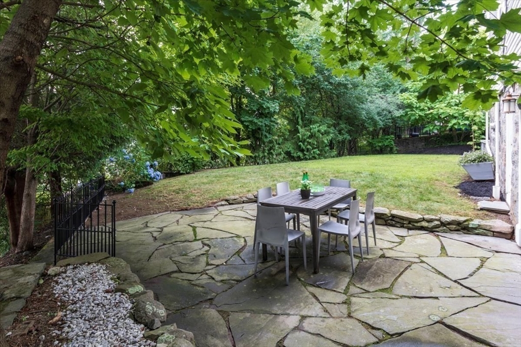 101 Bellevue Hill Rd