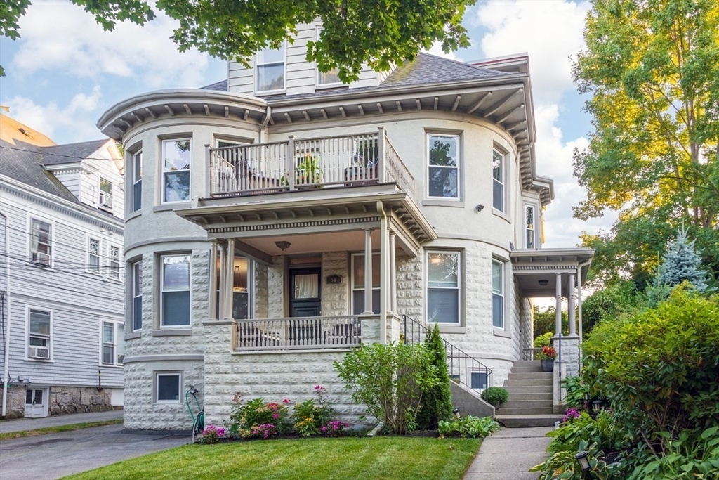 52 Arlington St # 52