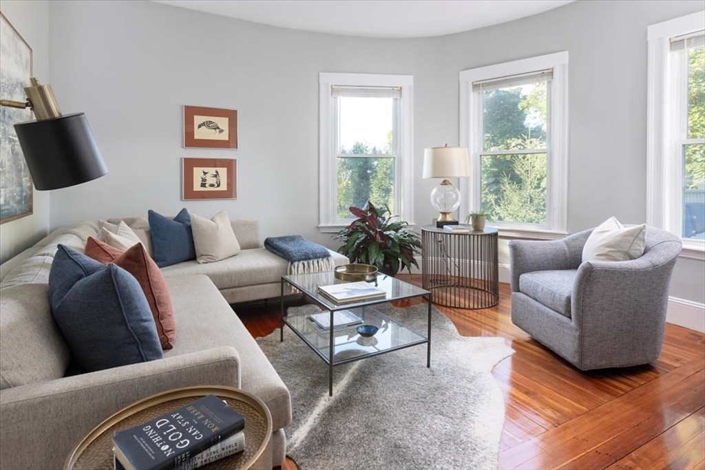 52 Arlington St # 52