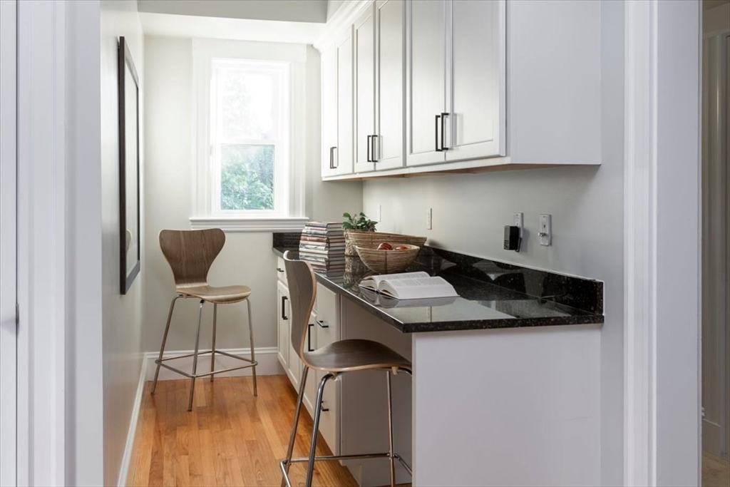 52 Arlington St # 52
