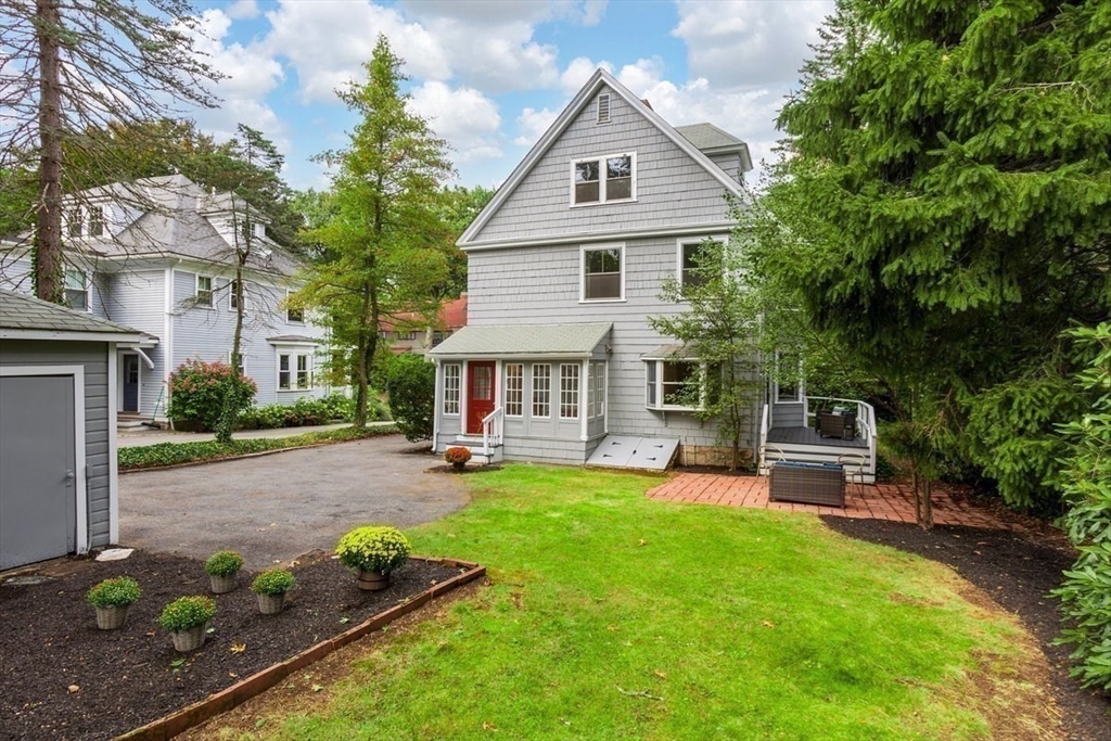 28 Lakewood Rd
