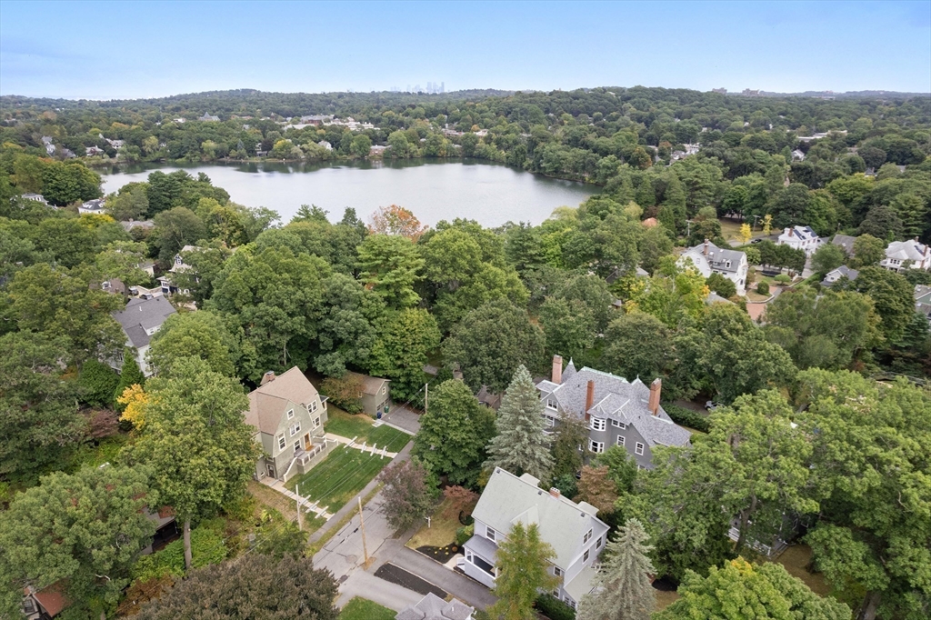28 Lakewood Rd