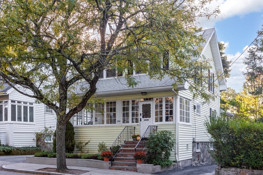 2441 Centre St