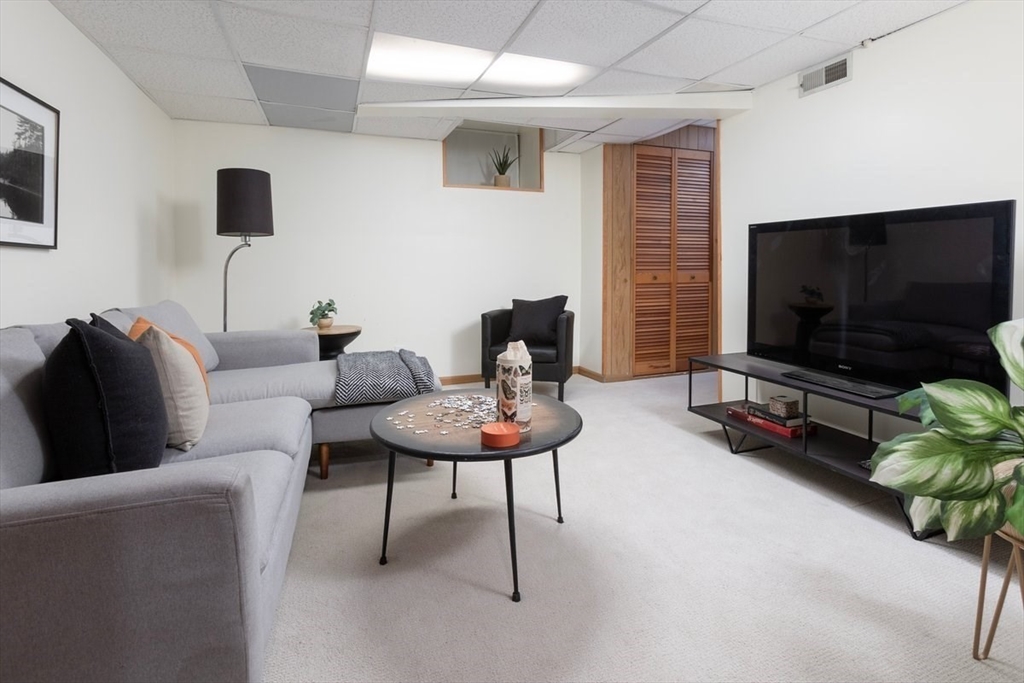2441 Centre St