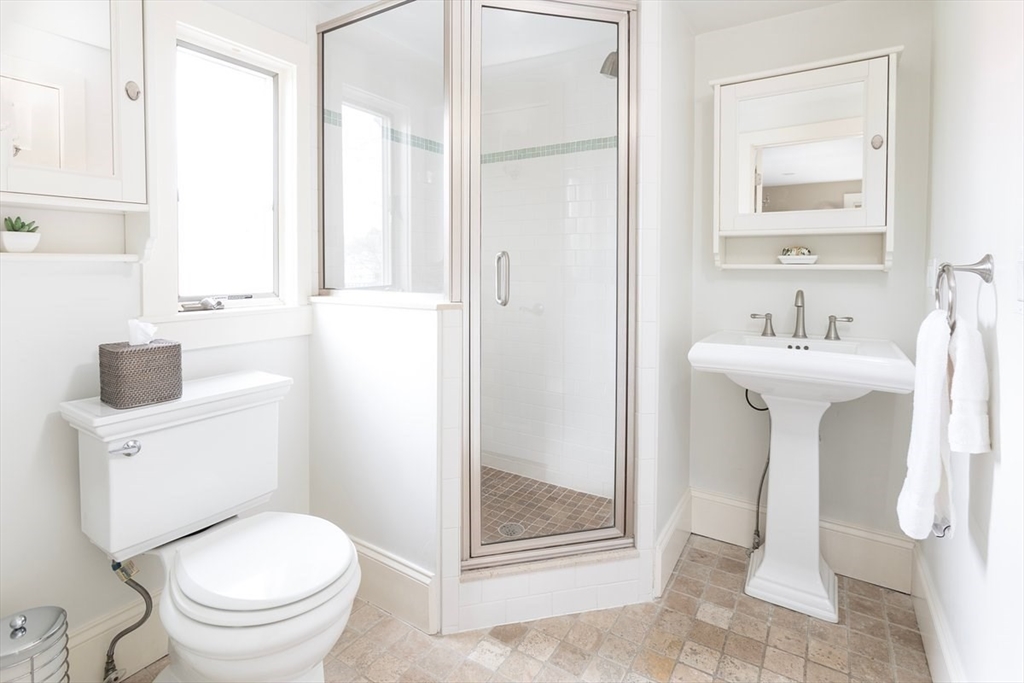 206 Aspinwall Ave # 2