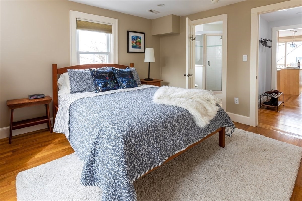 206 Aspinwall Ave # 2