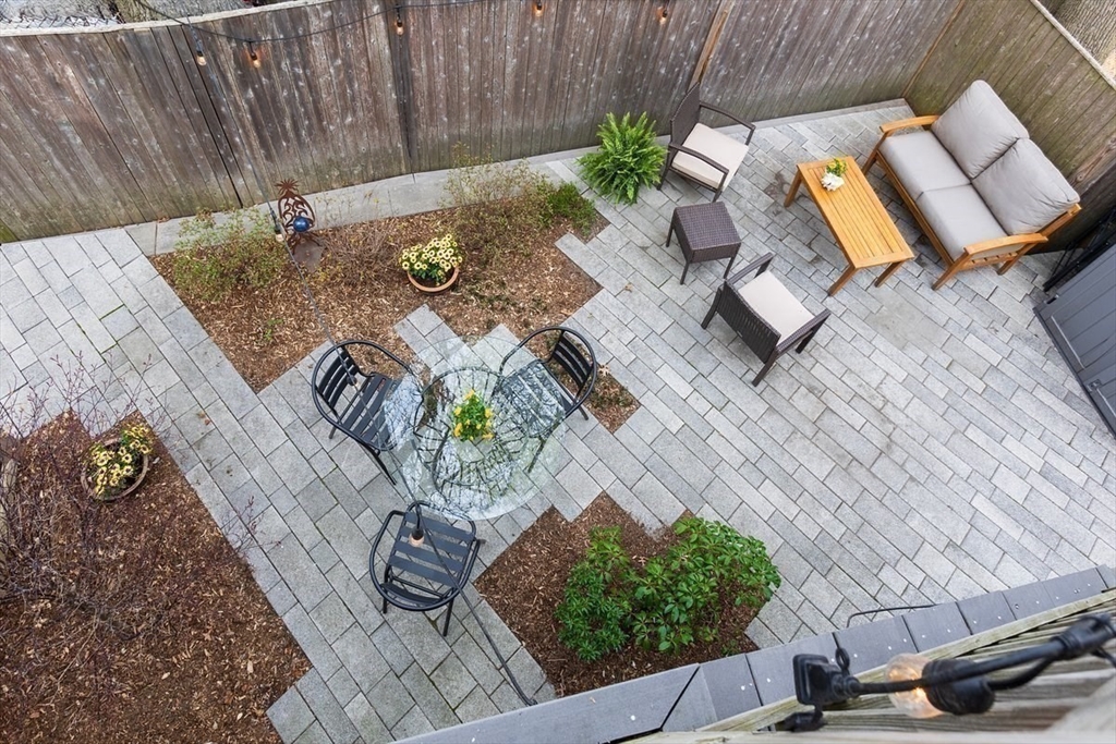 206 Aspinwall Ave # 2