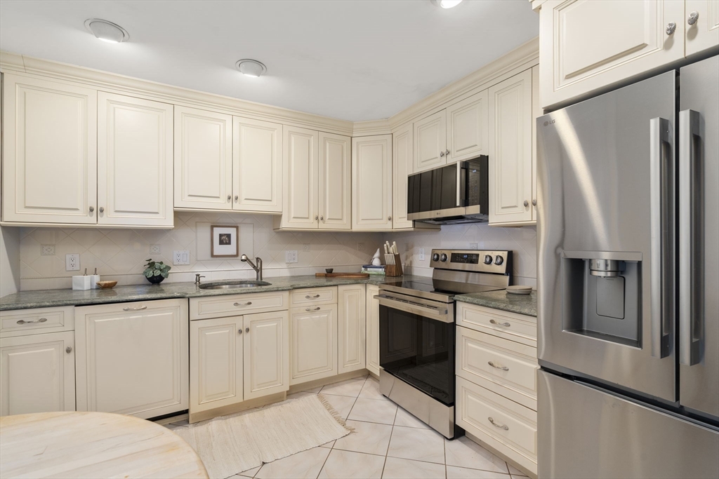 160 Pine Street # 12