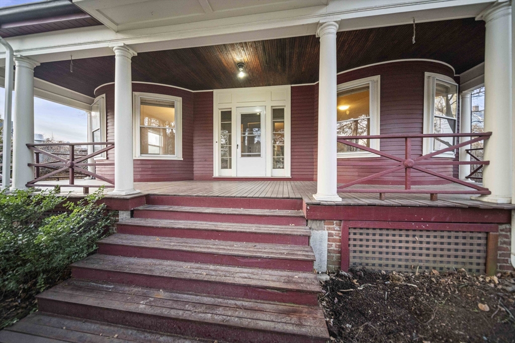 62 Fuller St