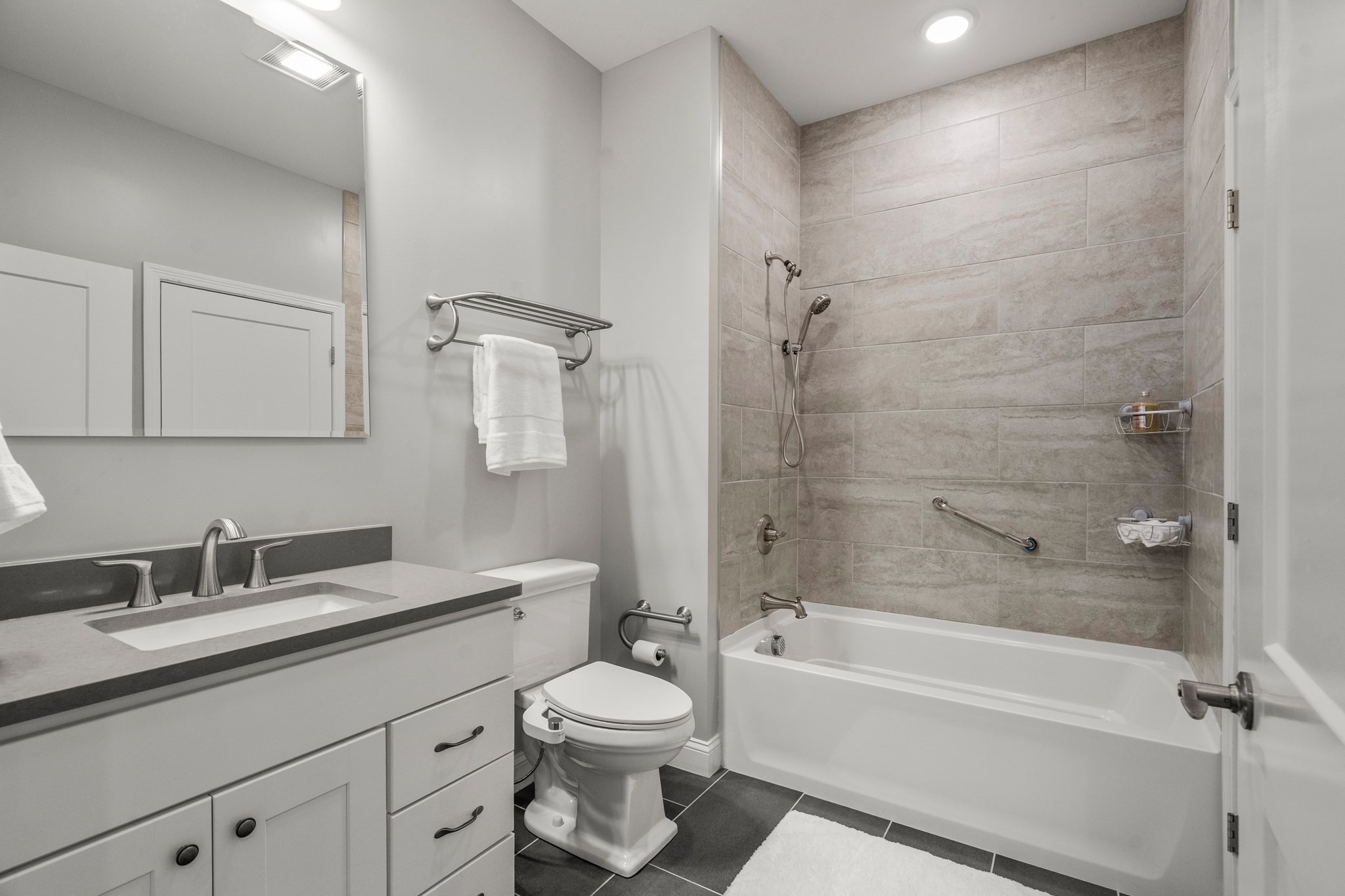 635 Old Post Road # 303 Unit: 2-303