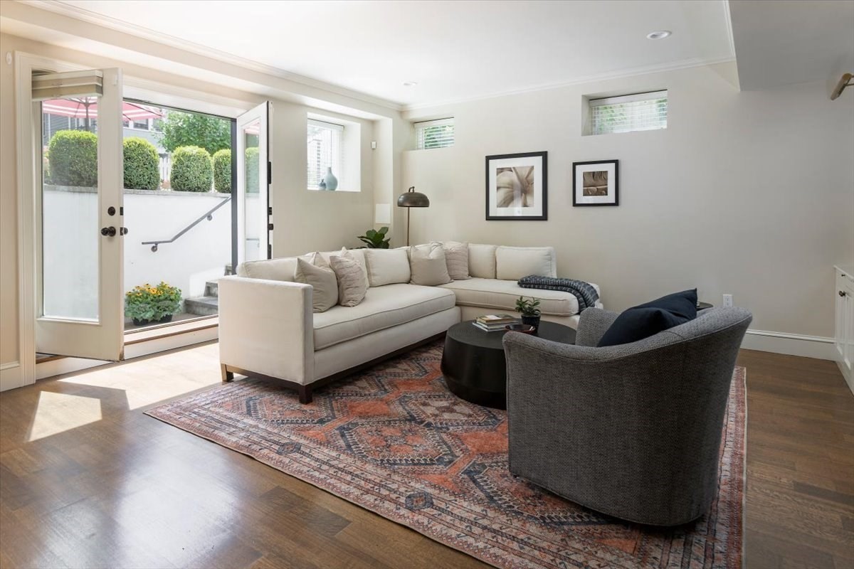 17 Davis Ave. # 1