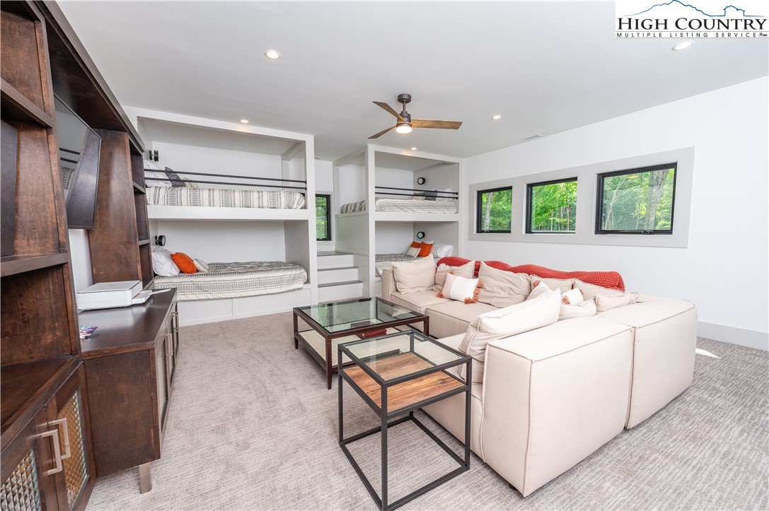 576 Eagle Springs Trail