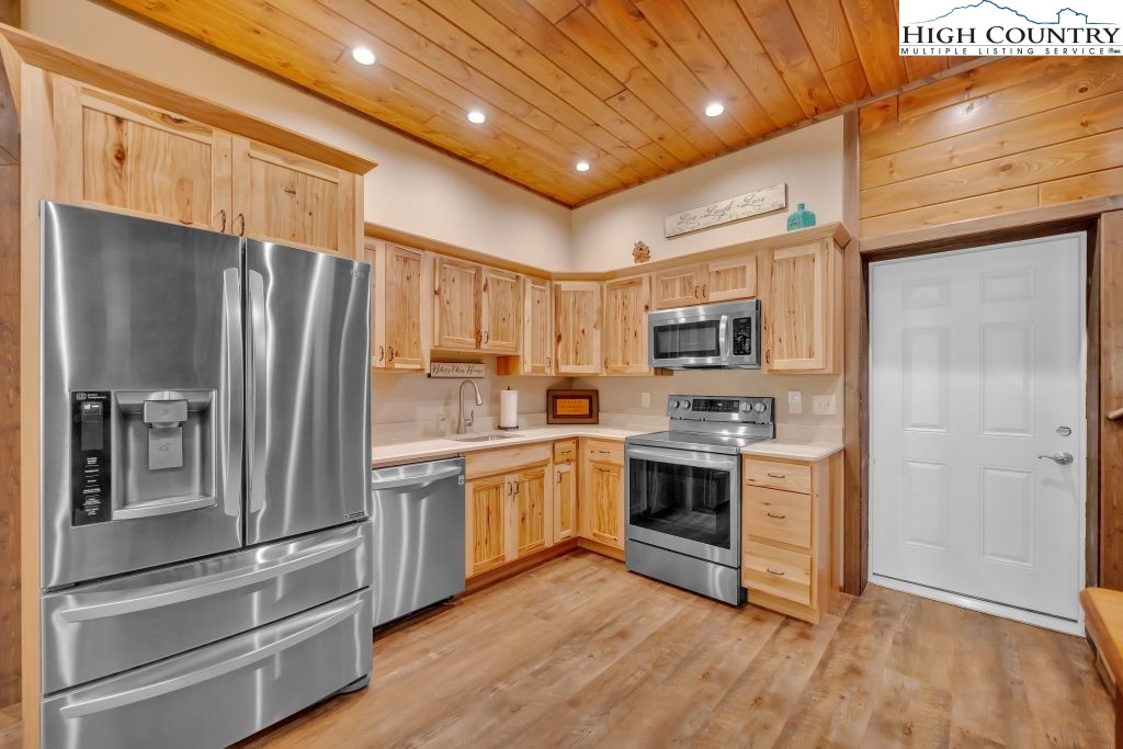 139 Lakeridge Lane