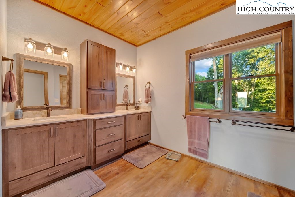 139 Lakeridge Lane