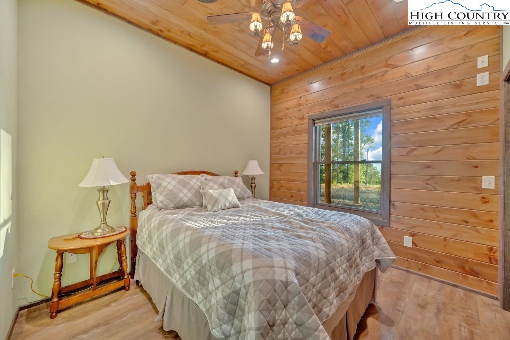 139 Lakeridge Lane