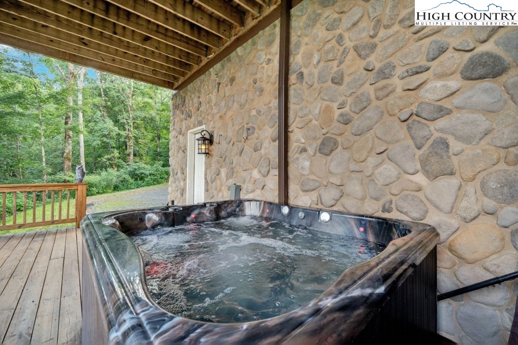 409 Jewelweed Trail