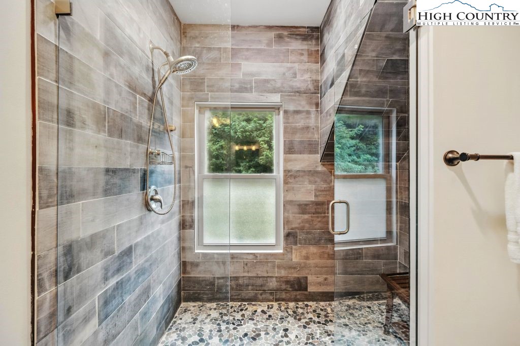409 Jewelweed Trail