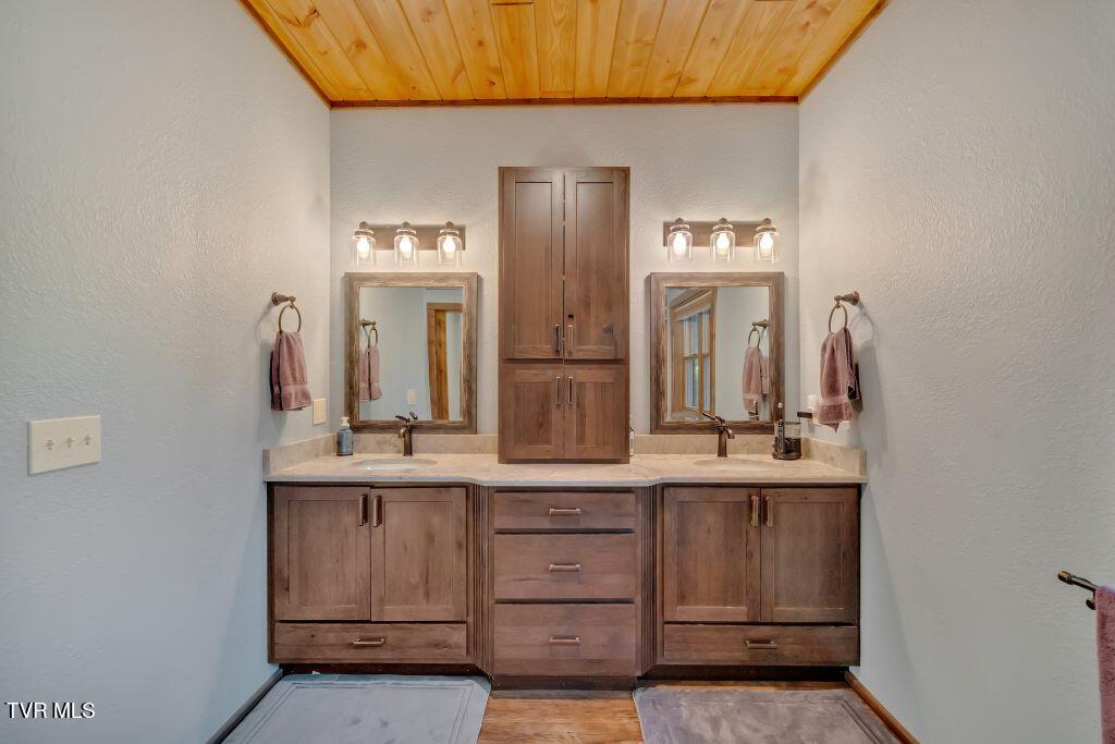 139 Lakeridge Lane