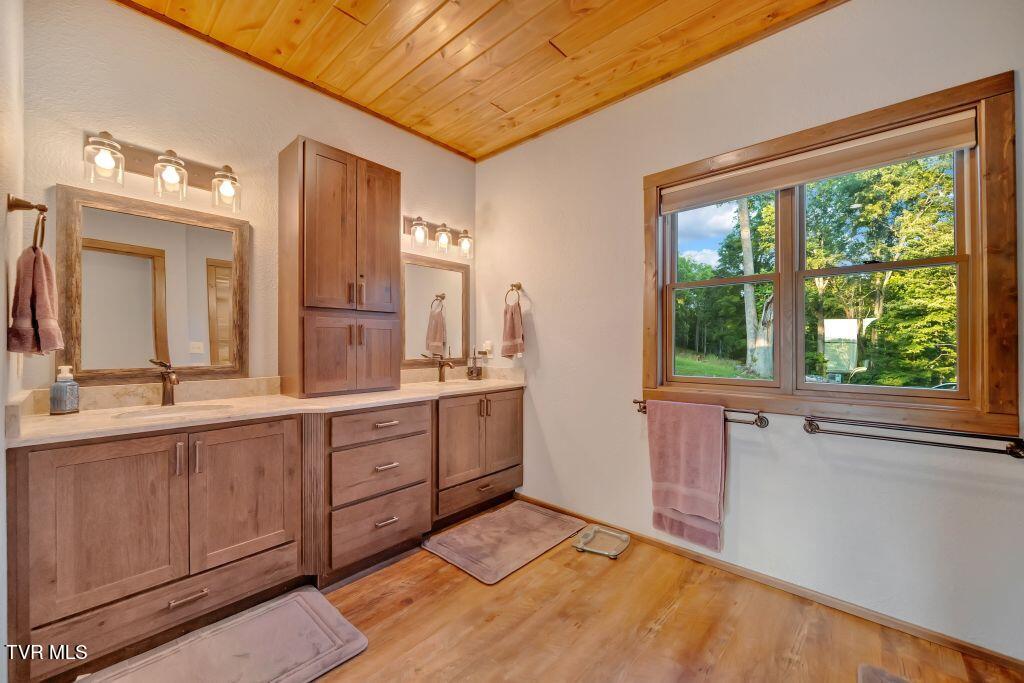 139 Lakeridge Lane