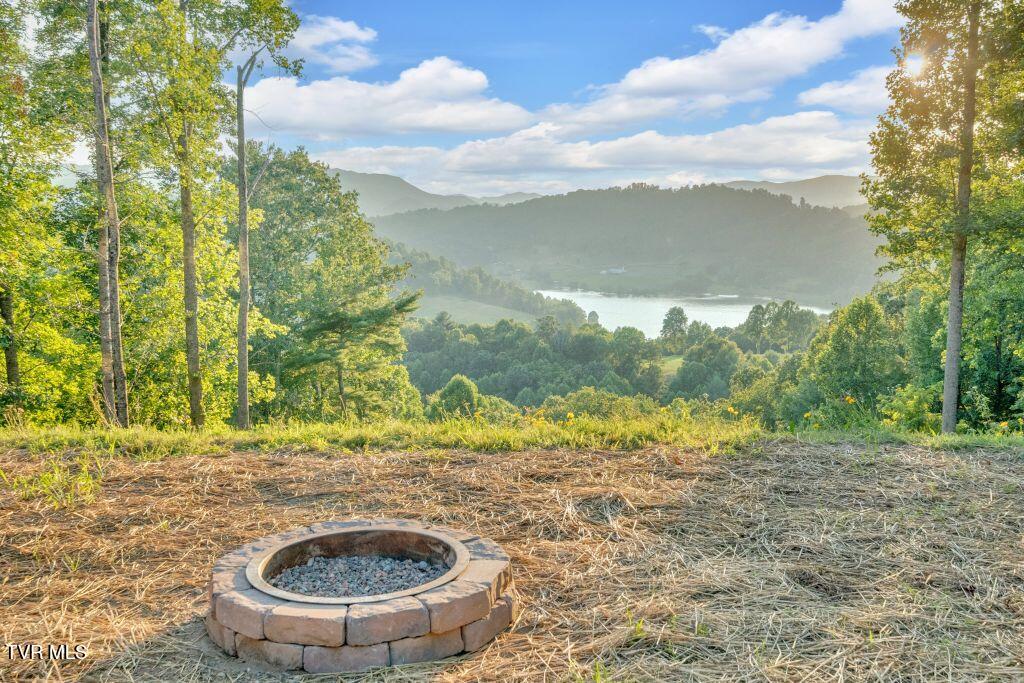 139 Lakeridge Lane