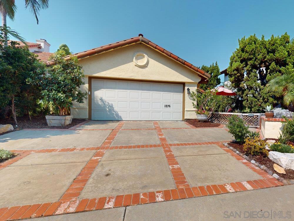 1876 Avenida Segovia