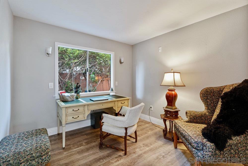 1876 Avenida Segovia