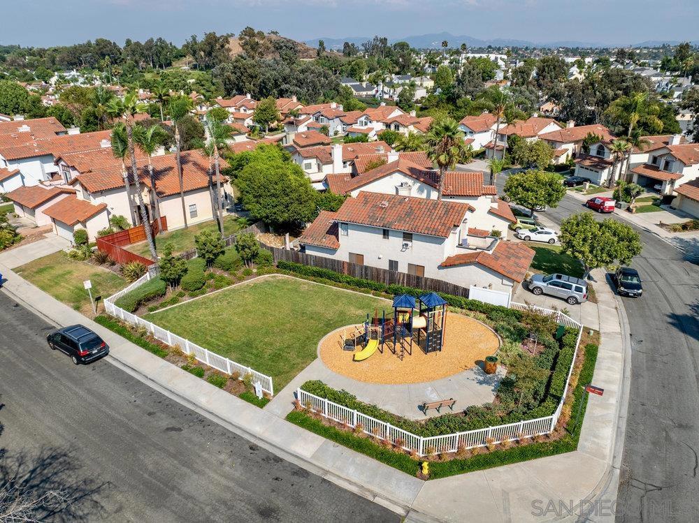 1876 Avenida Segovia