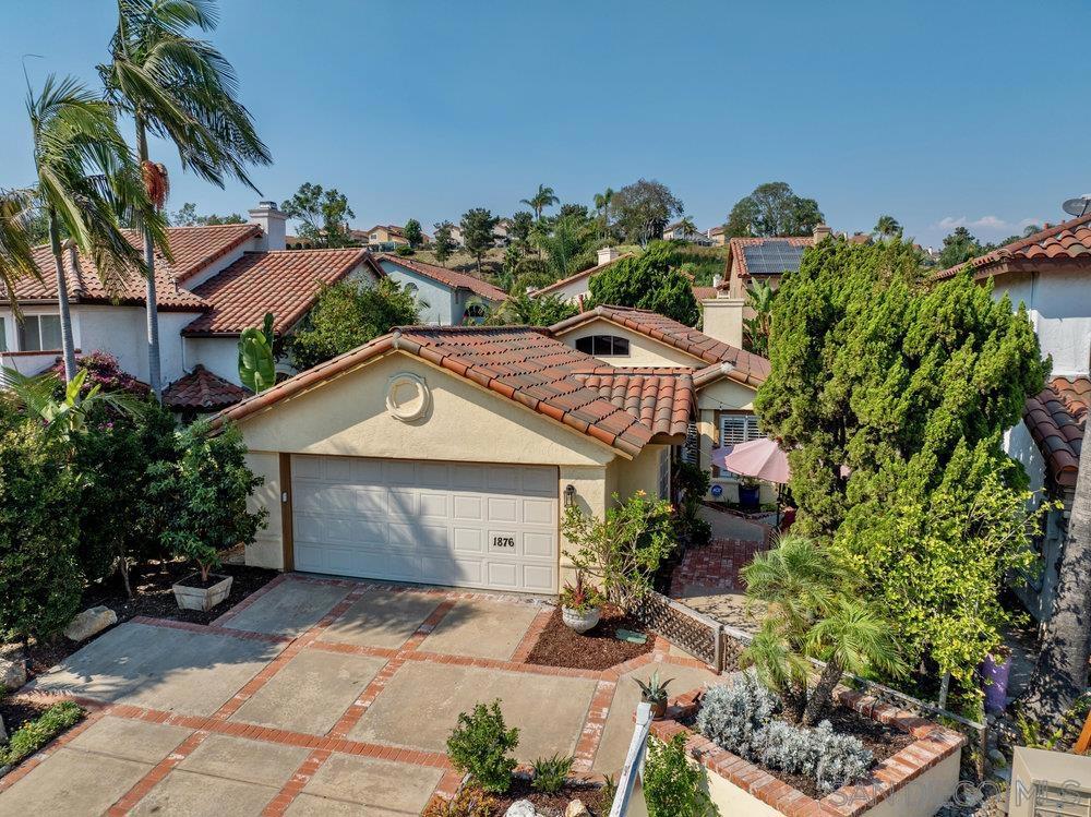 1876 Avenida Segovia